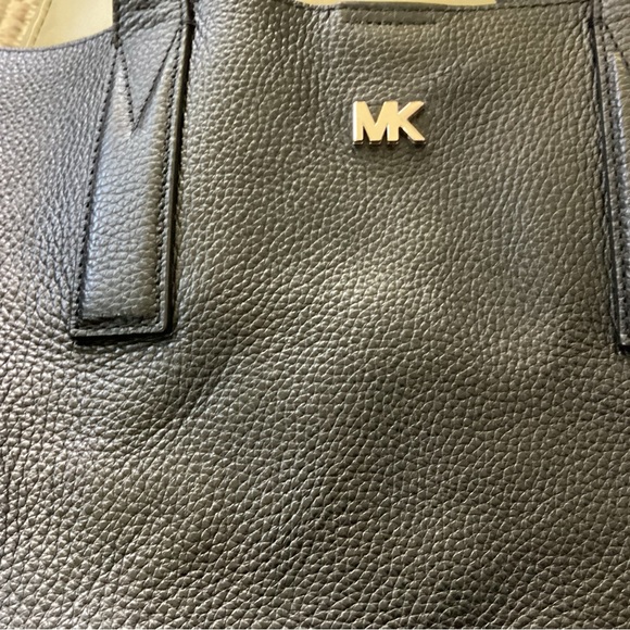 MICHAEL KORS LEATHER TOTE - Picture 1 of 9